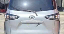 Toyota Sienta (Silver)