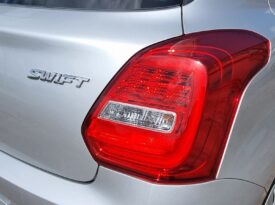 Suzuki Swift (Silver)