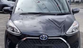 Toyota Sienta Black (Hybrid) full