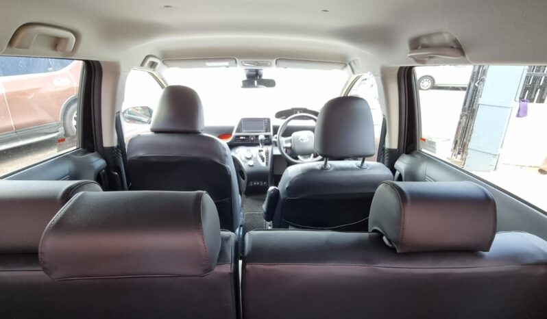 Toyota Sienta 7 Seater Hybrid (2020 Black) full