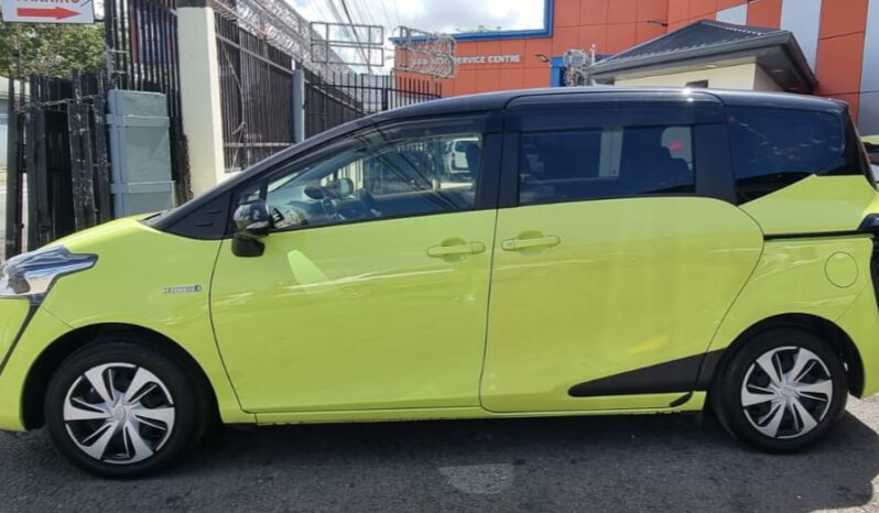 Toyota Sienta 7 Seat Green With Black Top 2020 (Hybrid )