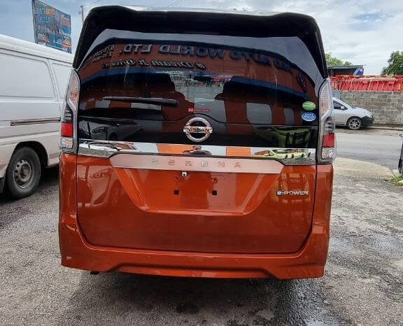 Nissan Serena(Orange)