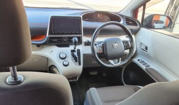Toyota Sienta Hybrid Red 2020 full