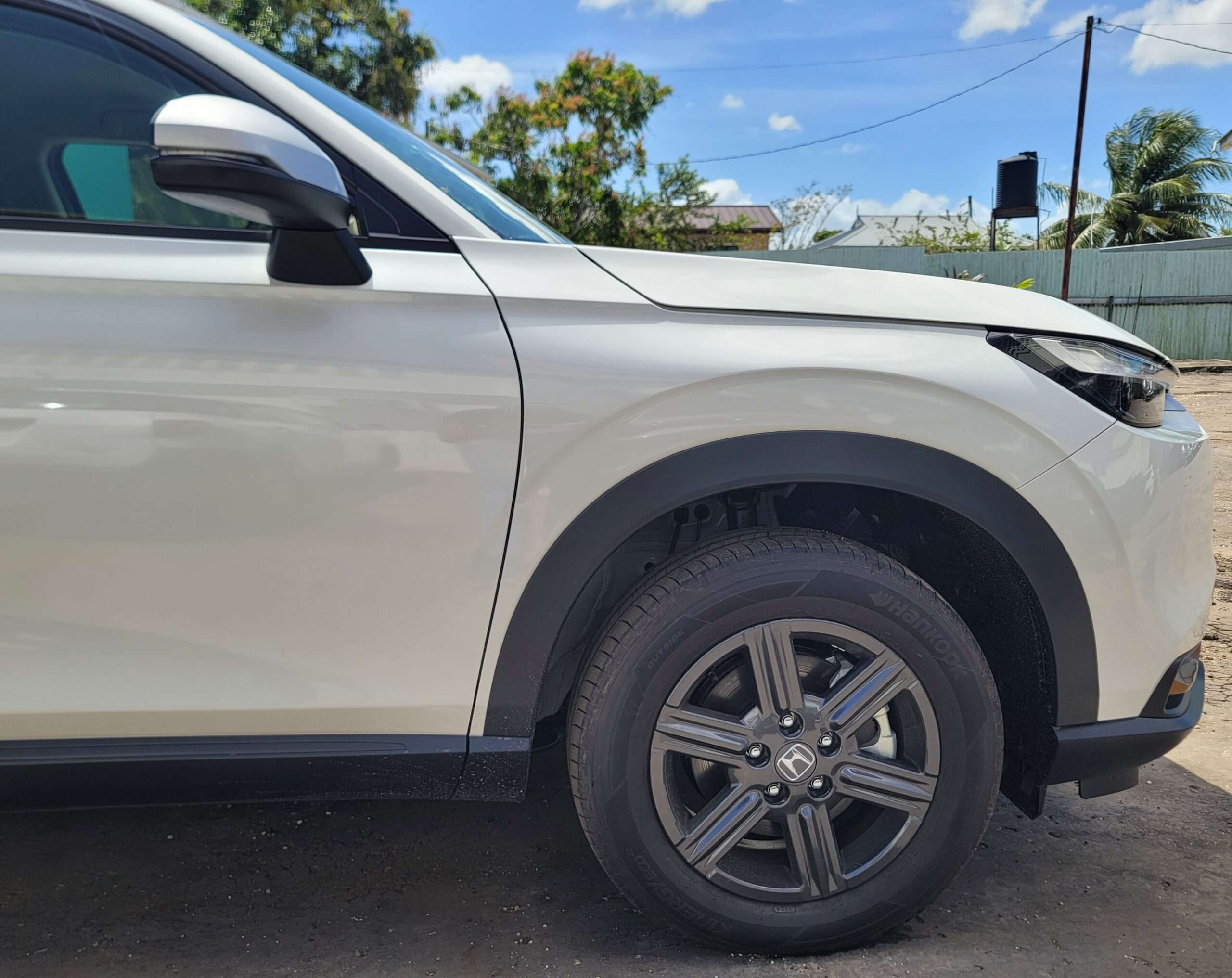 HONDA VEZEL X HUNT 2024 ( WHITE)