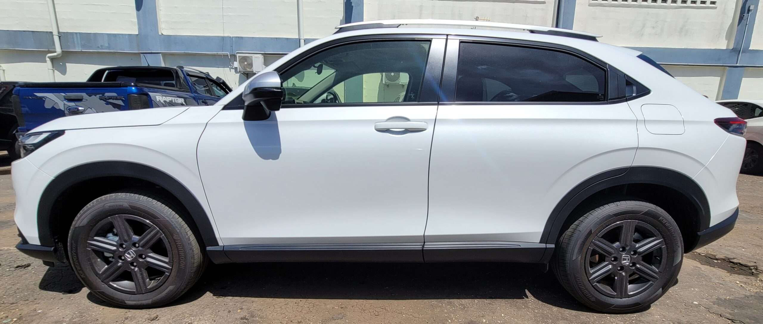 HONDA VEZEL X HUNT 2024 ( WHITE)