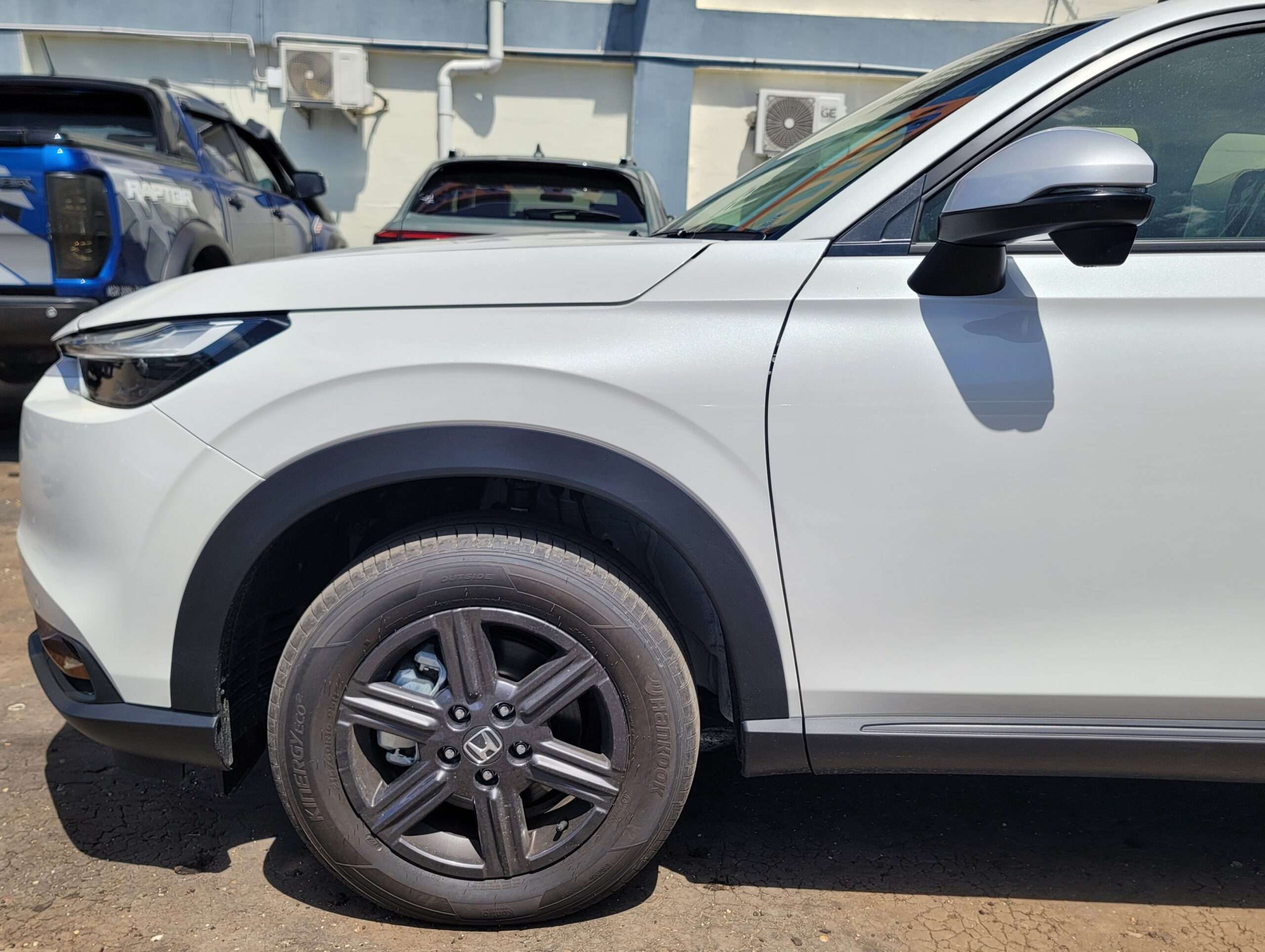 HONDA VEZEL X HUNT 2024 ( WHITE)