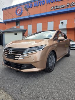 Nissan Note 2024 Gold full