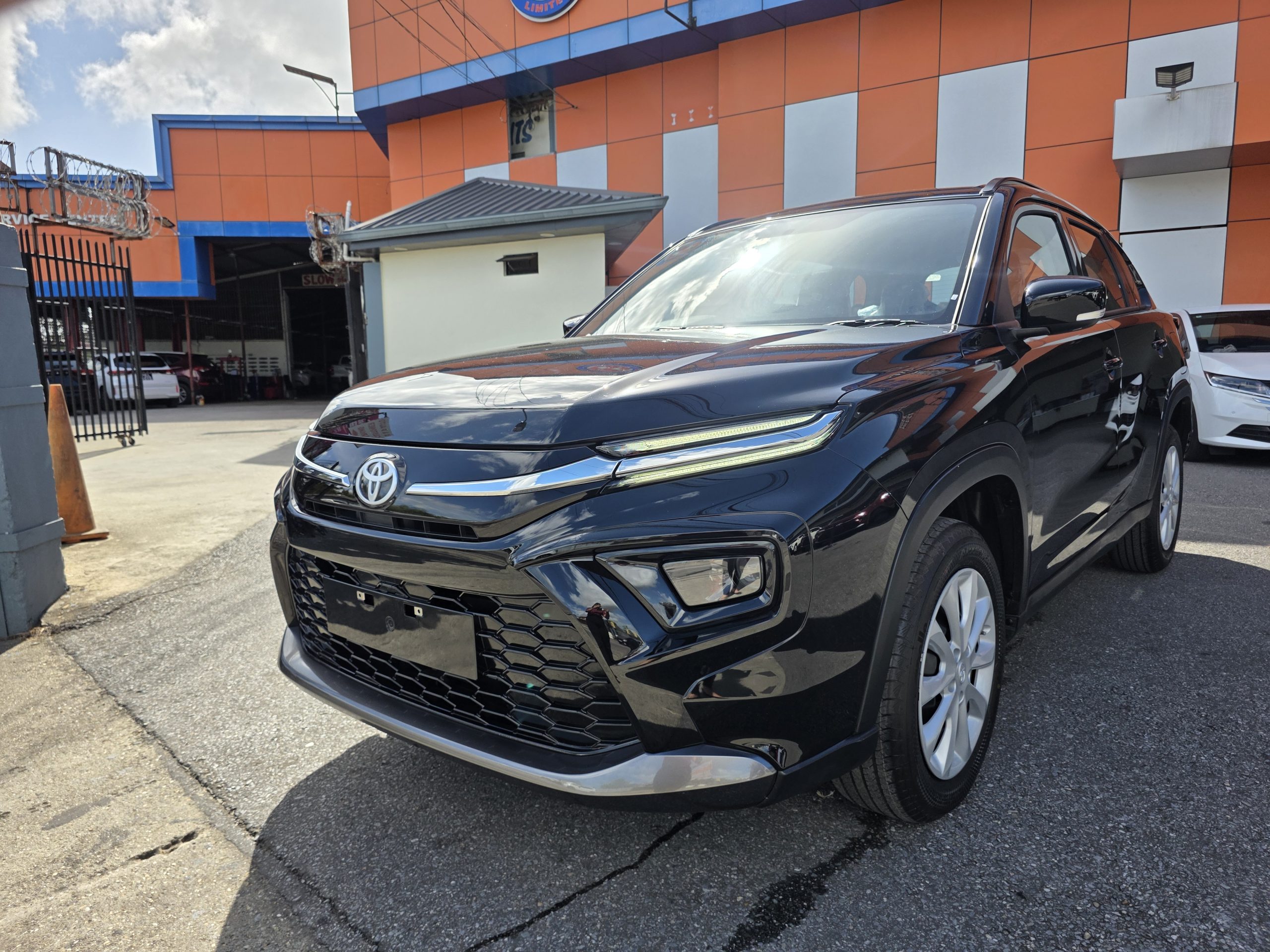 Toyota Hyryder S Black 2025 Brand New