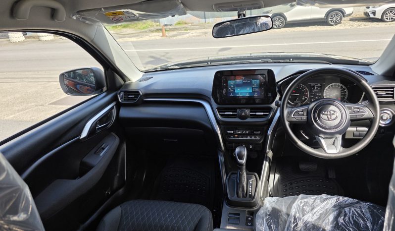 Toyota Hyryder S Black 2025 Brand New full