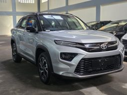 Toyota Hyryder G Silver 2025 Brand New full