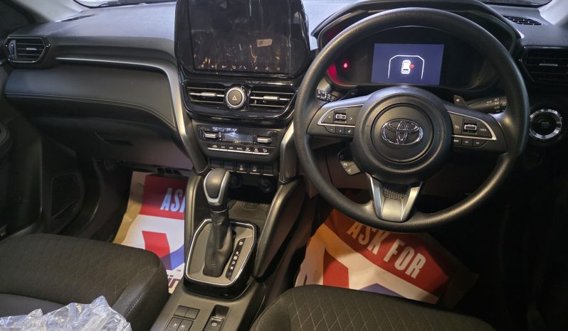 Toyota Hyryder G Silver 2025 Brand New full