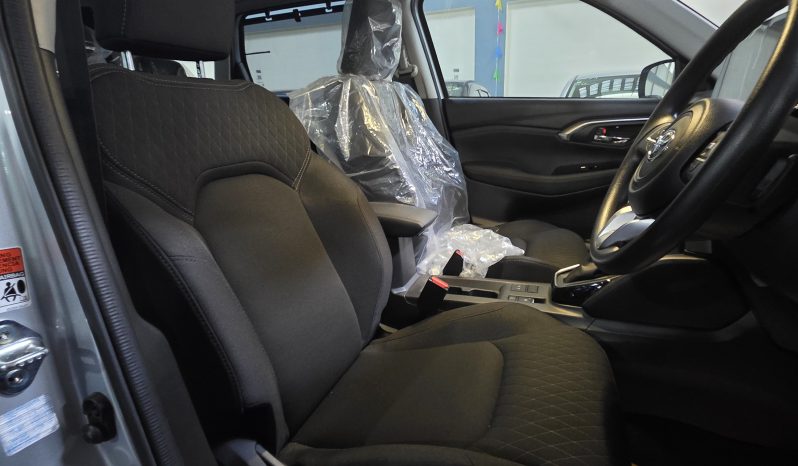 Toyota Hyryder G Silver 2025 Brand New full