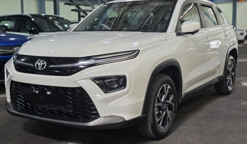 Toyota Hyryder V White 2025 Brand New full