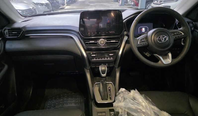 Toyota Hyryder V White 2025 Brand New full