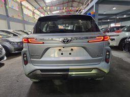 Toyota Hyryder V Full Hybrid Silver 2025 Brand New full