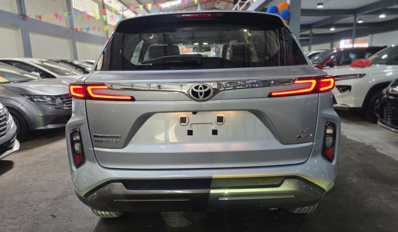 Toyota Hyryder V Full Hybrid Silver 2025 Brand New full