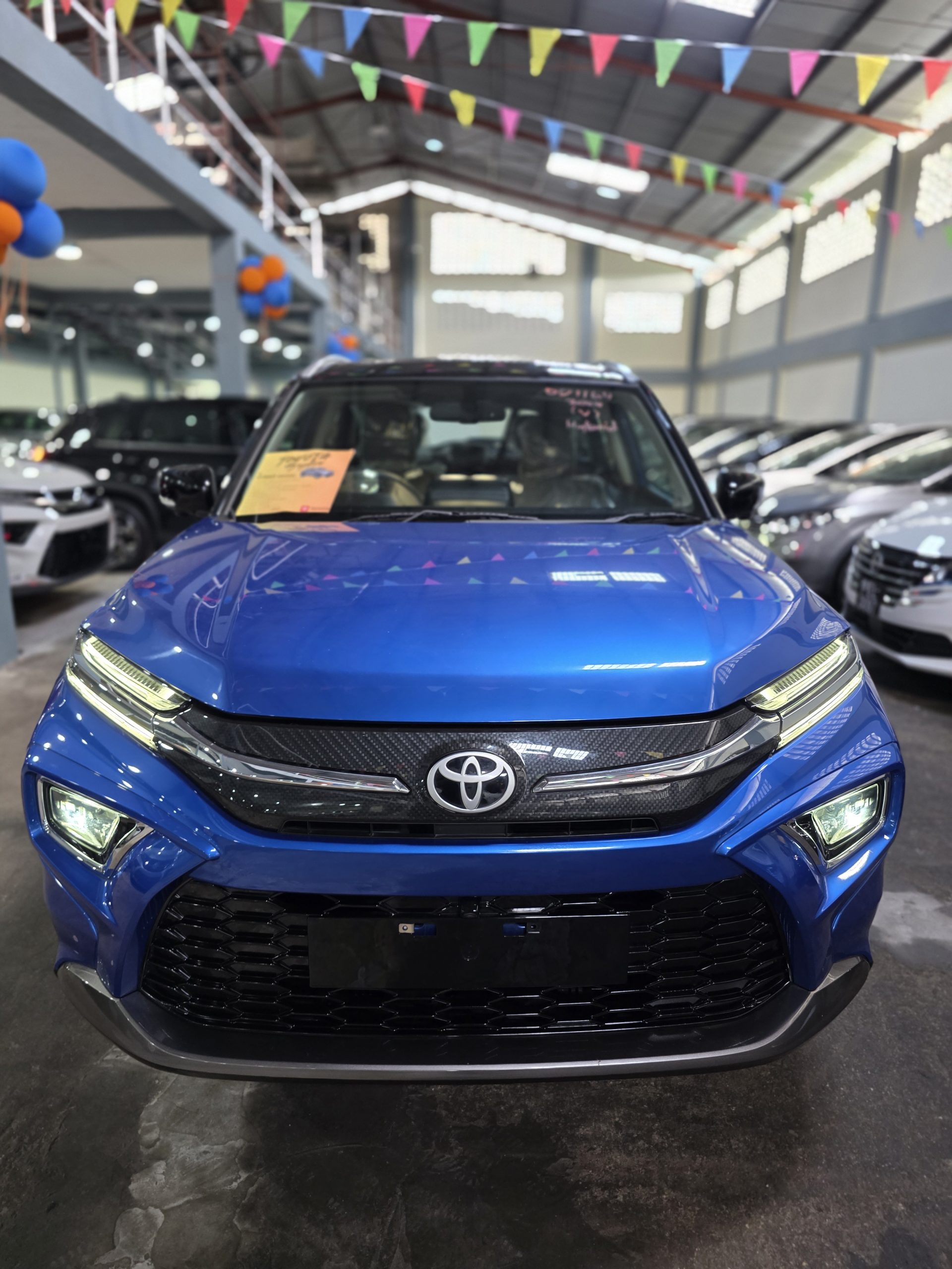 Toyota Hyryder V Full Hybrid Blue 2025 Brand New
