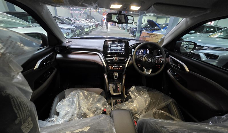 Toyota Hyryder V Full Hybrid Blue 2025 Brand New full