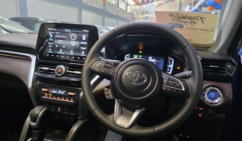 Toyota Hyryder V Full Hybrid Blue 2025 Brand New full