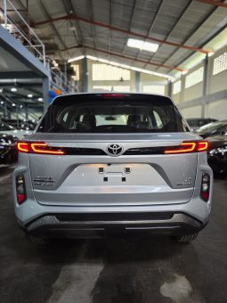 Toyota Hyryder S Silver 2025 Brand New full