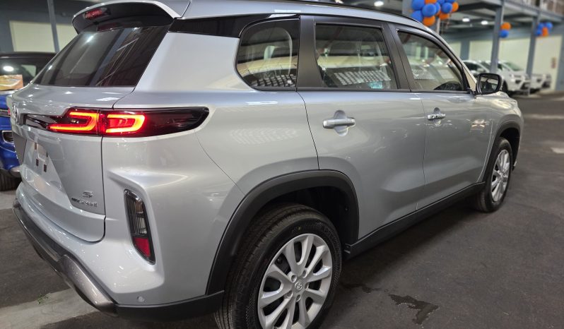 Toyota Hyryder S Silver 2025 Brand New full