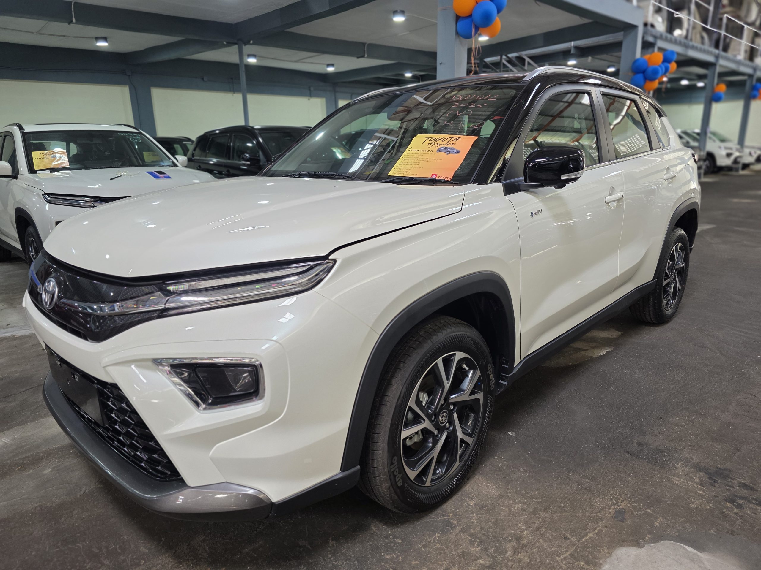Toyota Hyryder V Full Hybrid White 2025 Brand New