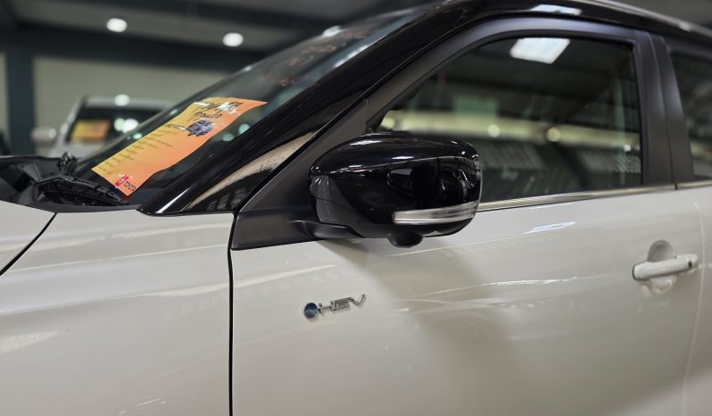 Toyota Hyryder V Full Hybrid White 2025 Brand New full