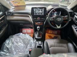 Toyota Hyryder V Full Hybrid White 2025 Brand New full