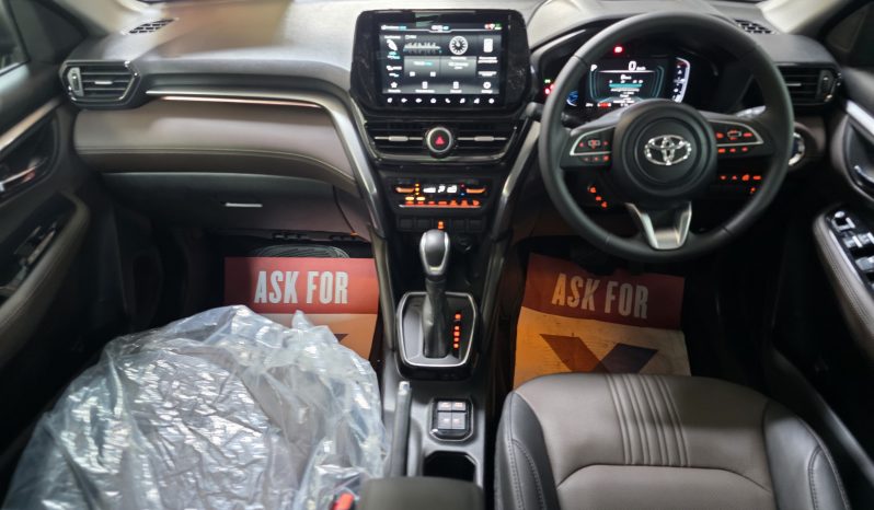 Toyota Hyryder V Full Hybrid White 2025 Brand New full