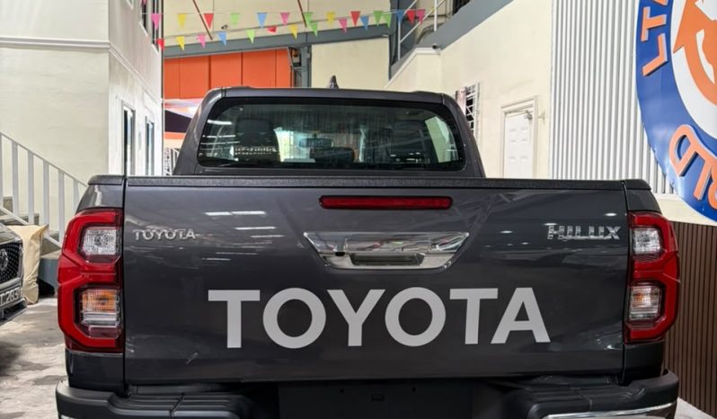 Toyota Hilux 4×4 Grey 2025 Brand New full