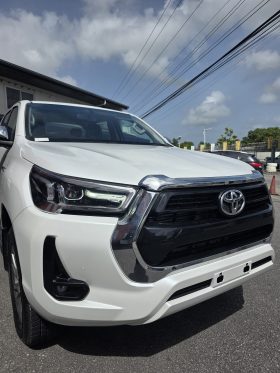 Toyota Hilux 4×4 White 2026 Brand New
