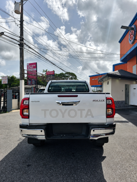 Toyota Hilux 4×4 White 2026 Brand New