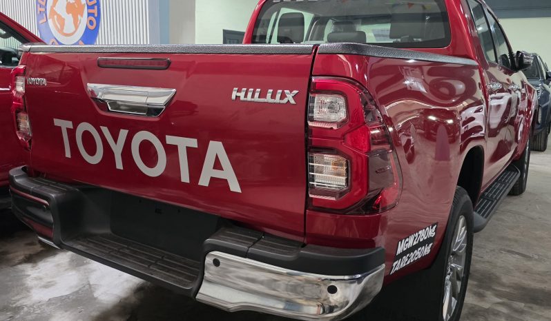 Toyota Hilux Red 2026 full