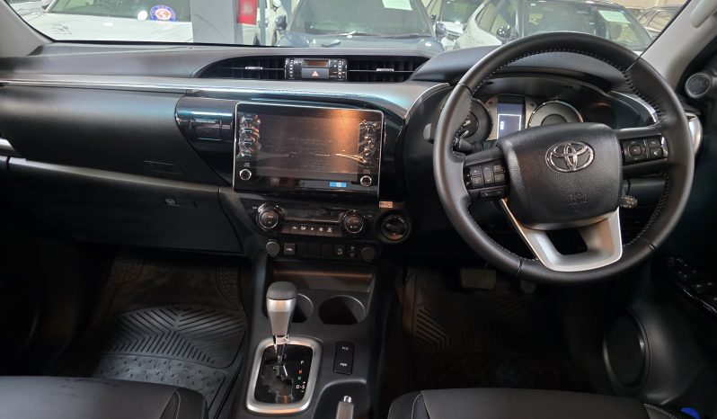 Toyota Hilux Red 2026 full